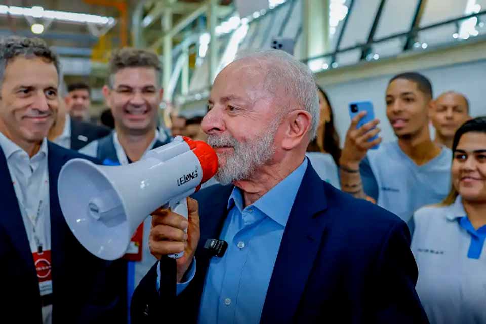 Lula assina medida que altera regras para vales-alimentação e refeição 