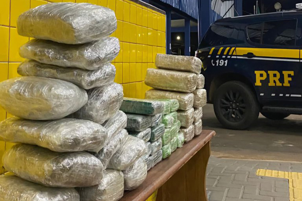 PRF apreende mais de 40 kg de entorpecentes em Vilhena