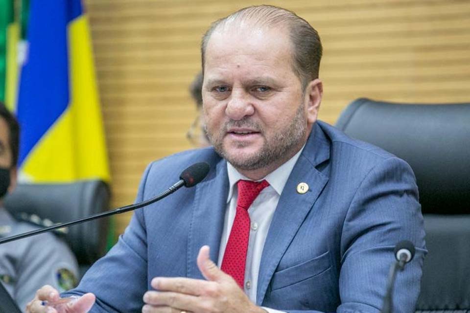 Proposta de Cirone Deiró  estabelece  aumento do auxílio alimentação para servidores da Educação