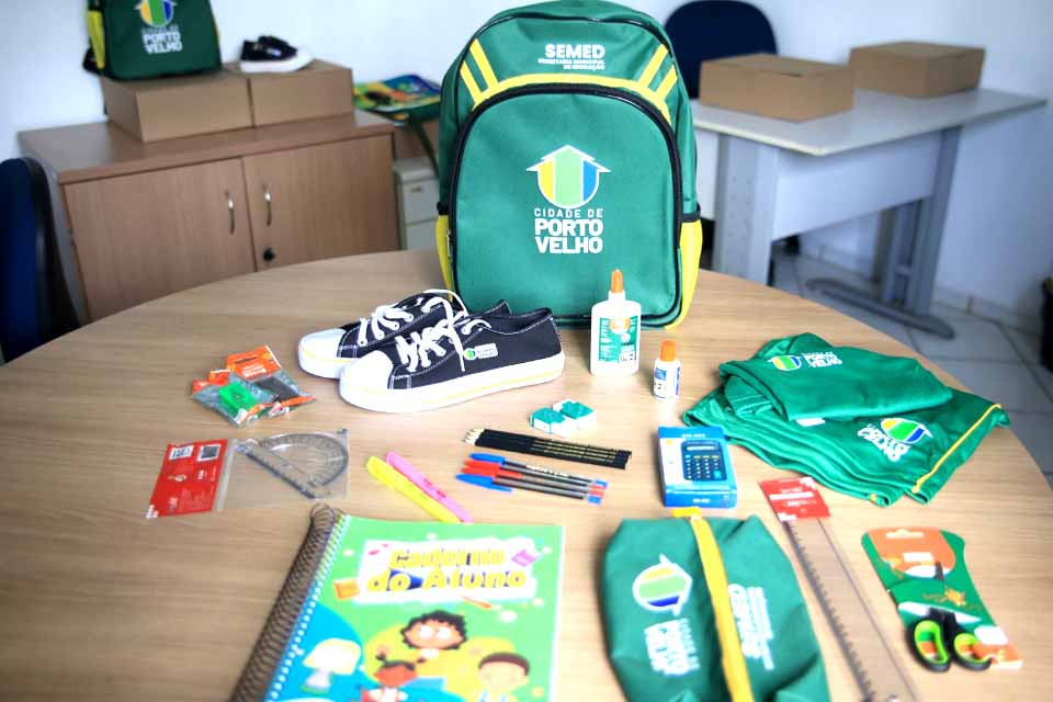 Prefeitura vai iniciar entrega de uniformes e kits escolares para a rede municipal