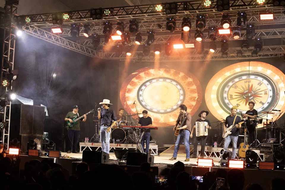 Com público recorde e show de Jads & Jadson, Paulo da Remap consolida Machadinho como destaque regional nos 37 anos do município