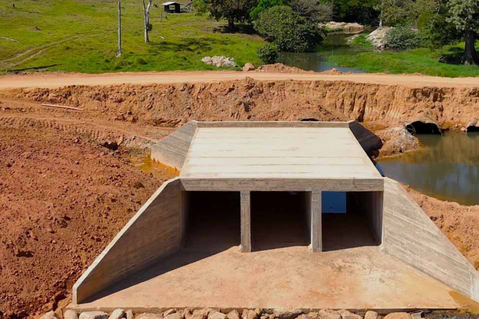 Governo executa construção de galeria de concreto e aço na RO-466, entre Jaru e Bom Jesus