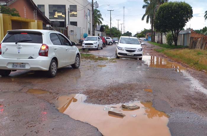 Moradores pedem solução em ponto crítico na Rua Sena Madureira