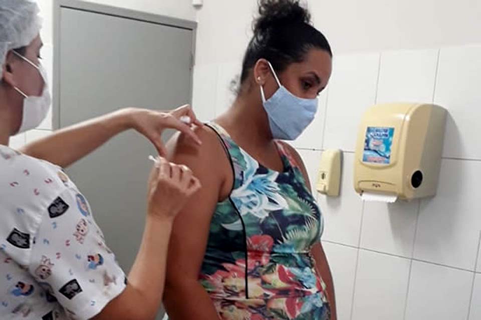 No município, estimativa é que sejam vacinadas mais de 700 grávidas e puérperas contra covid-19