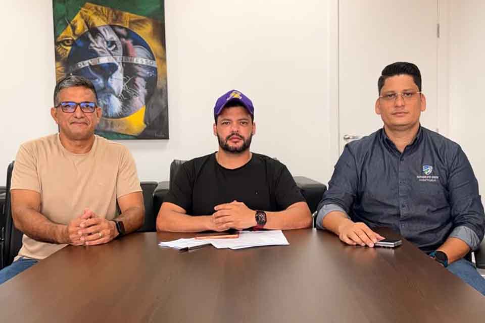 Deputado Edevaldo Neves recebe representantes do Singeperon para tratar de pautas da categoria