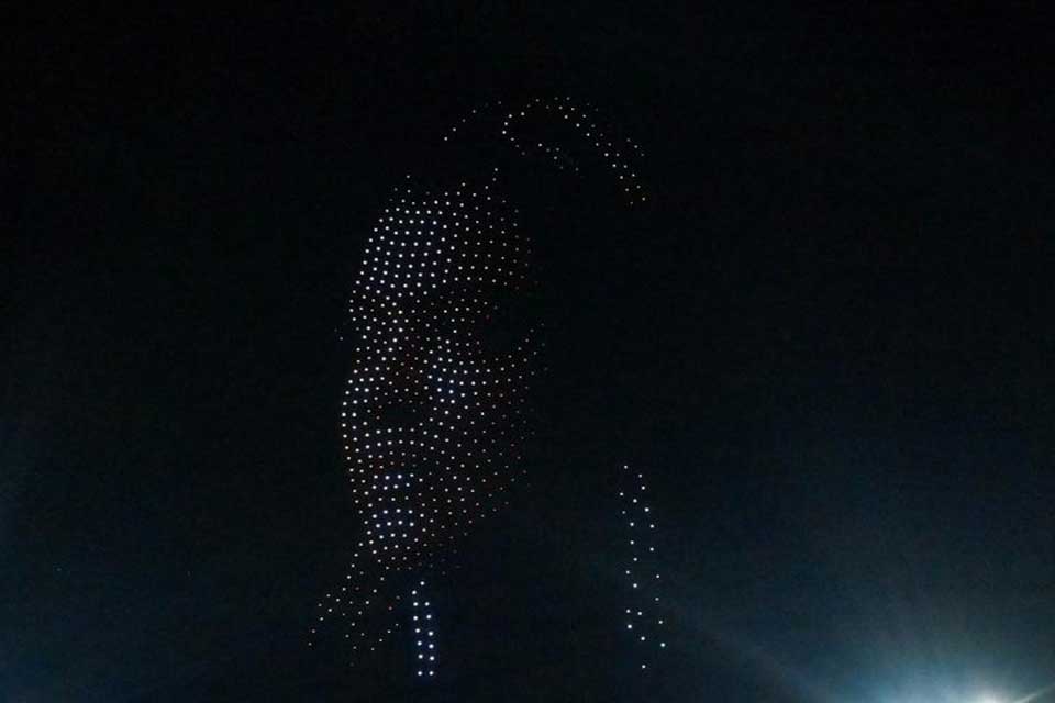 Espetáculo de luzes marca homenagem a Preta Gil no Circuito Barra-Ondina