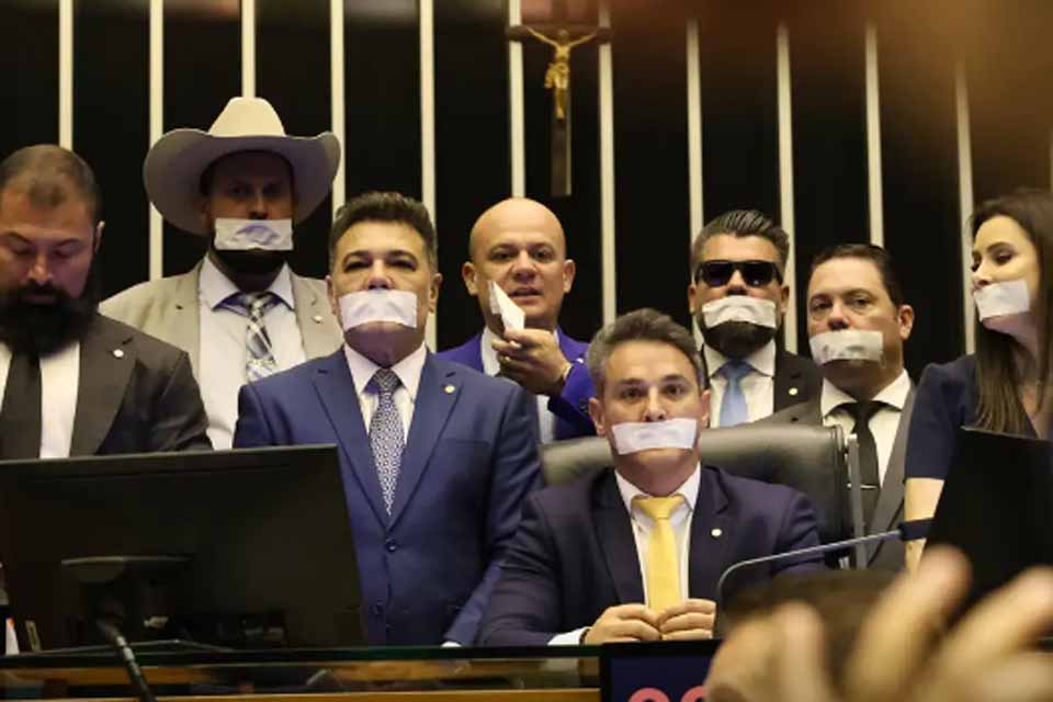 Conselho de Ética abre processo contra deputados envolvidos em motim