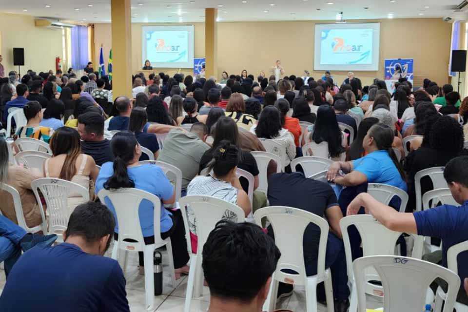 Cerca de 400 servidores da educação participam de formação do Programa Avança Rondônia, em Porto Velho