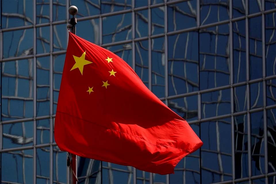 China fez teste com arma hipersônica que conseguiu disparar um míssil, diz jornal dos EUA