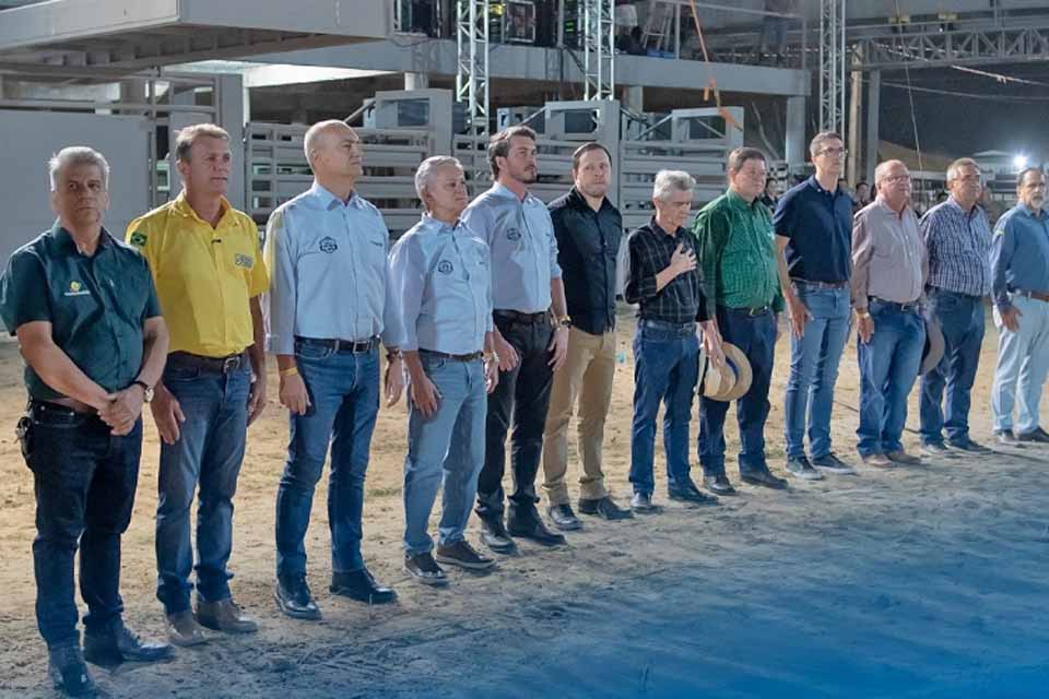 Sicoob Agroshow 2025: empresários e produtores rurais destacam a presença do deputado Luizinho Goebel