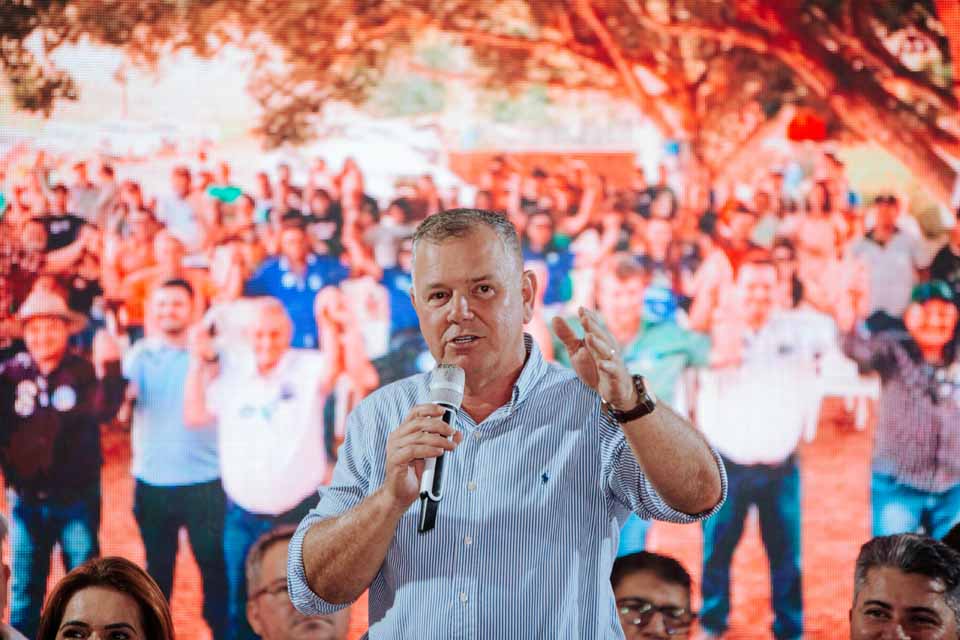 Deputado Federal Lúcio Mosquini inaugura gabinete político em Jaru e reúne grandes lideranças de Rondônia