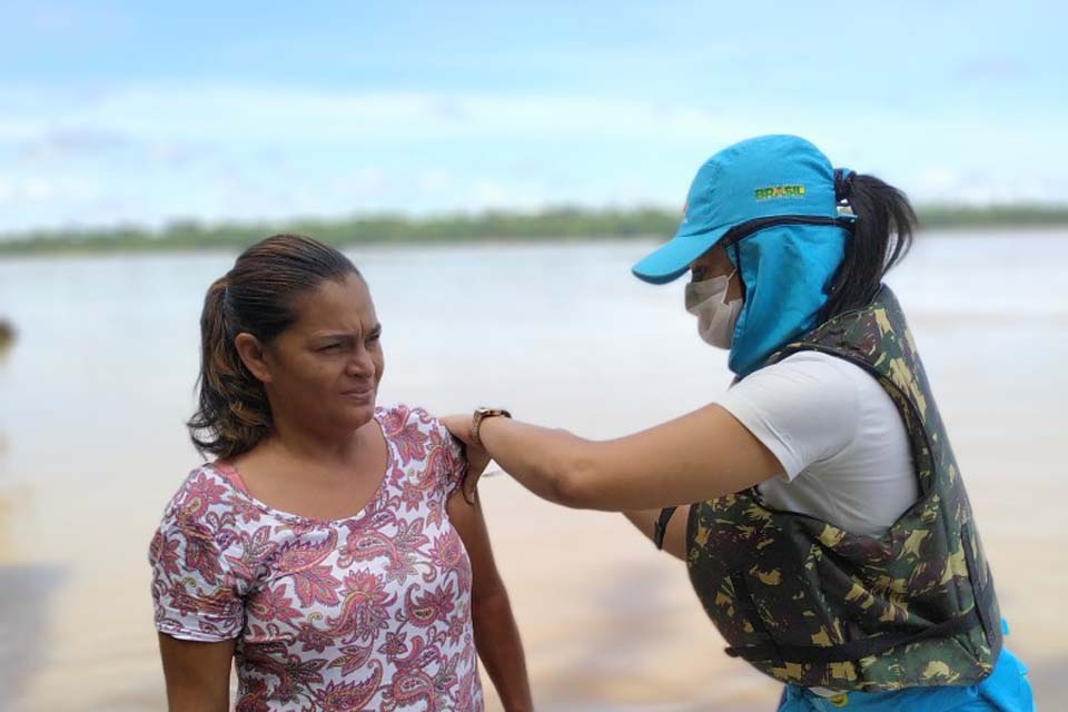 População de distritos e comunidades ribeirinhas recebem vacinação