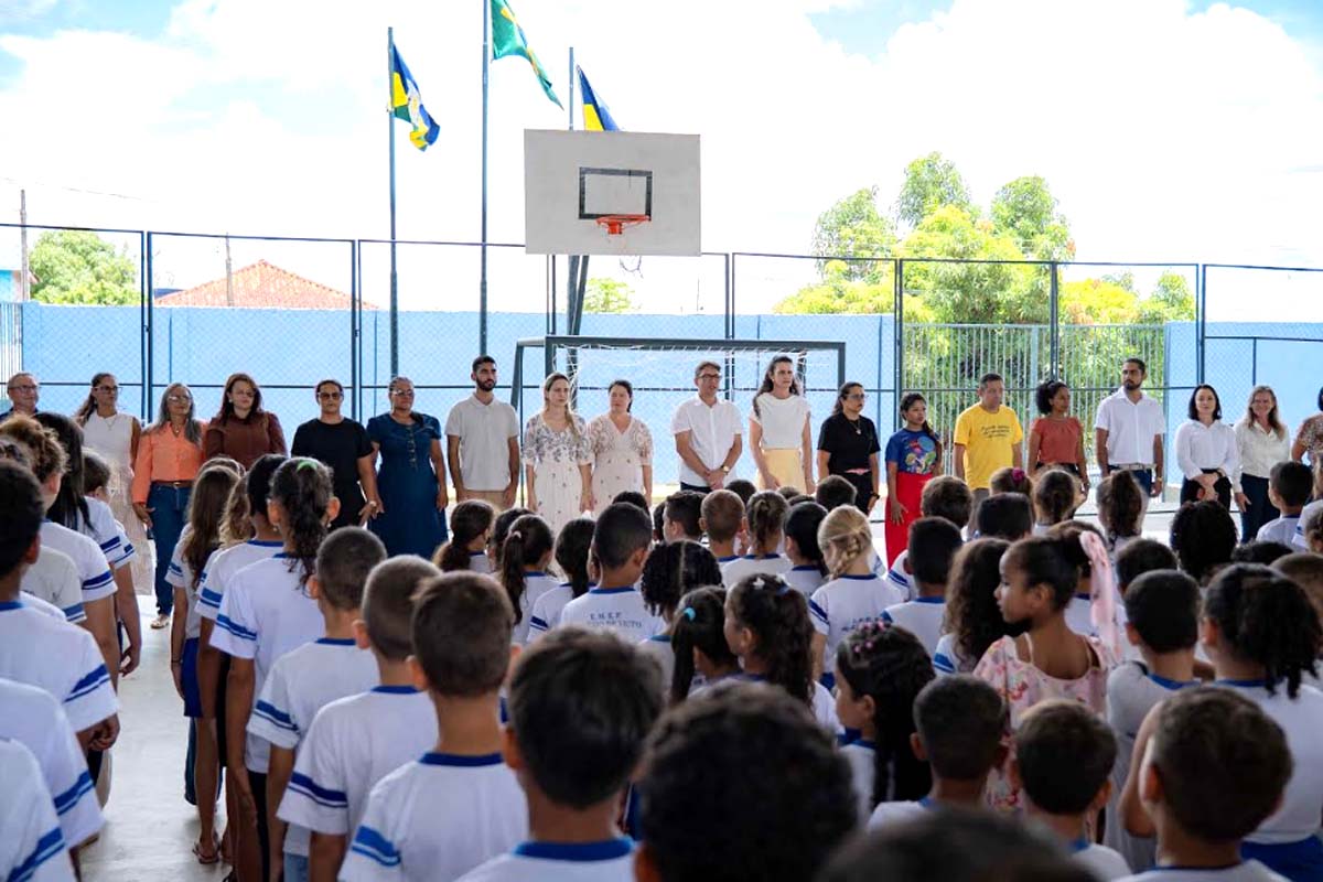 Momento Cívico nas escolas de Jaru completa um ano
