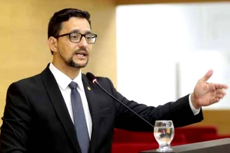 Deputado Anderson parabeniza policiais penais que evitaram fuga de presos que haviam fugido de presídio de Ji Paraná