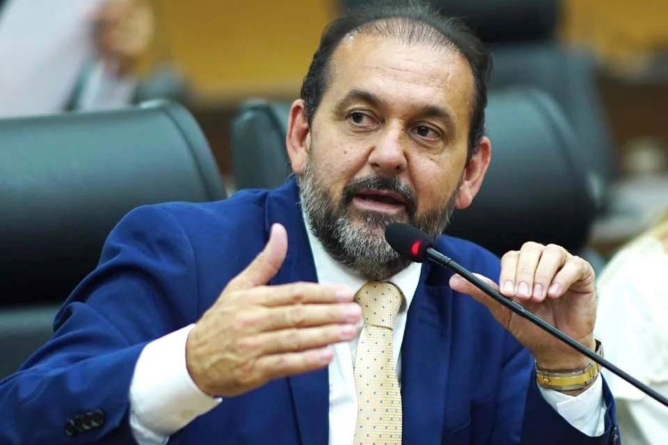 Laerte Gomes solicita implantação de redutor de velocidade e sinalização no Trevo São Felipe