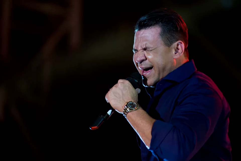 Cantor Eduardo Costa é intimado a depor após supostas ameaças a cantor 