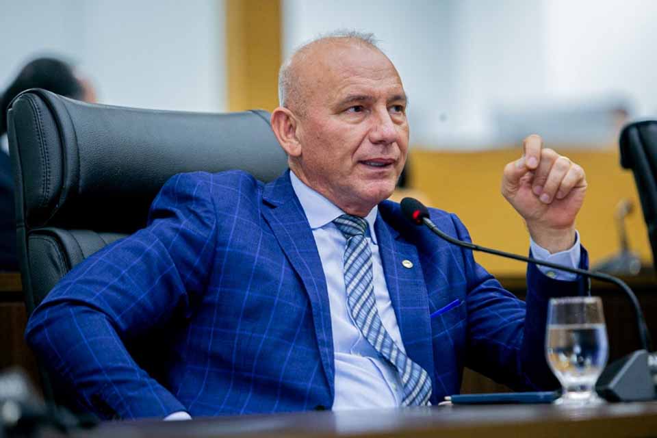 Ezequiel Neiva destaca crescimento da LOA 2026, que prevê orçamento de R$ 18,6 bilhões