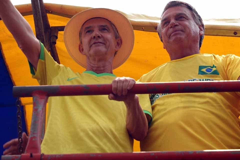 Senador de Rondônia apoia ato em favor dos “reféns do 8 de Janeiro”; ex-presidente faz convocação em vídeo