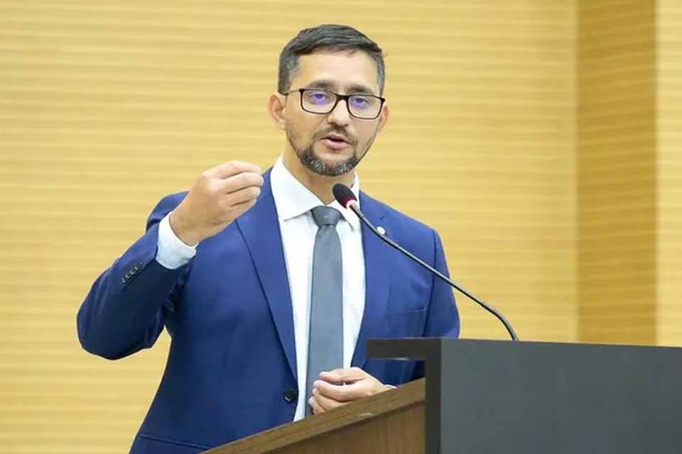 Deputado Anderson Pereira parabeniza atletas rondonienses campeões de taekwondo em competição nacional