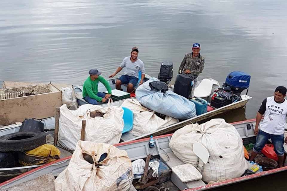 Mais de sete toneladas de lixo são retiradas do rio Guaporé; ação envolveu várias entidades governamentais