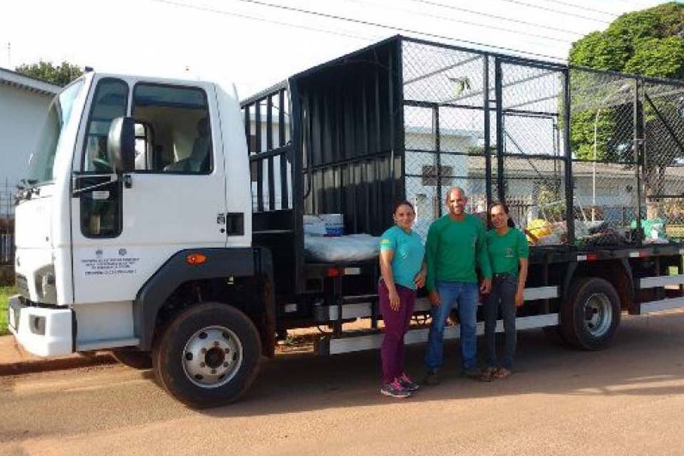 Exemplo de coleta seletiva, catadores agora também passam a recolher vidro nas residências   