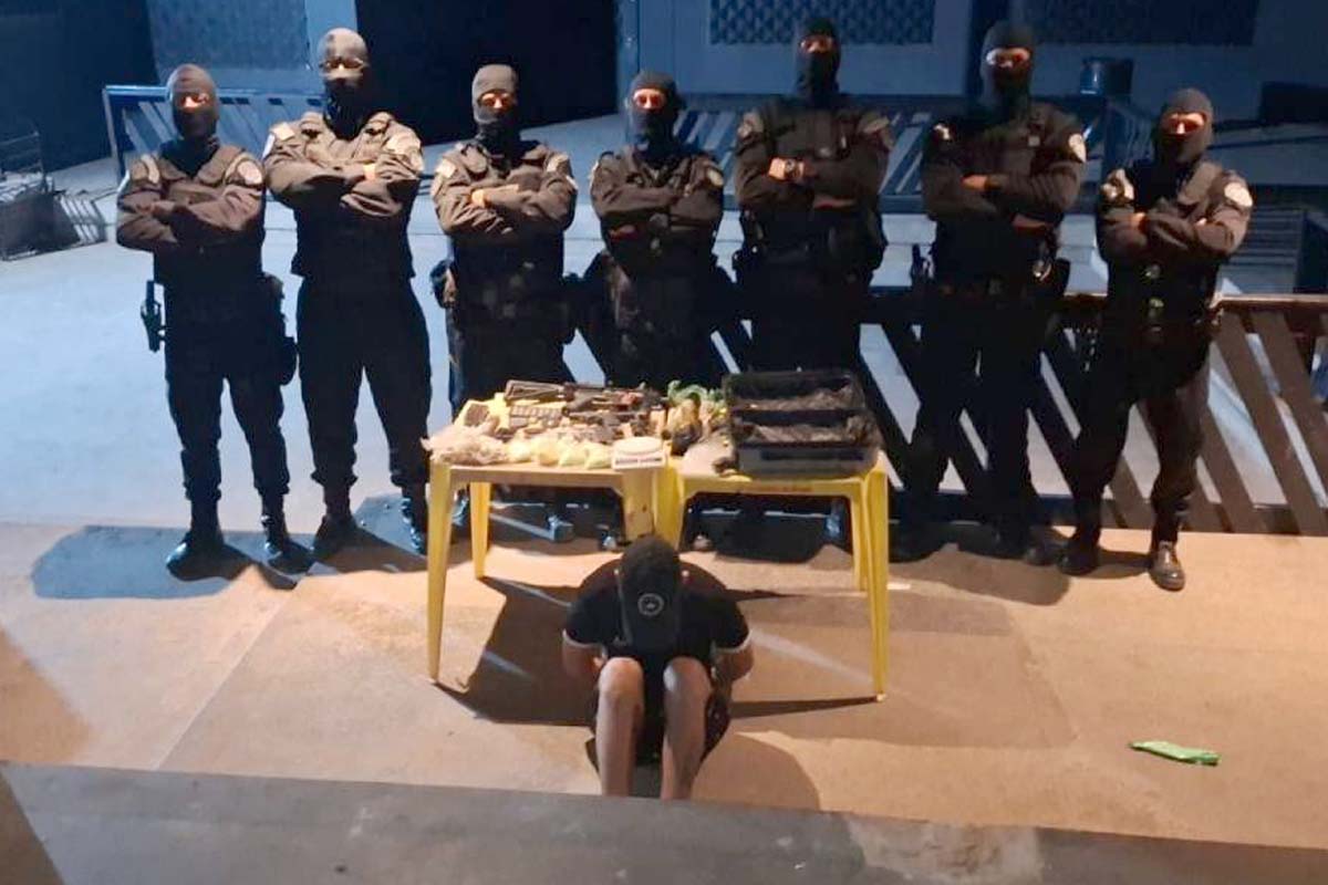 Polícia Militar desarticula depósito de armas e drogas em Porto Velho