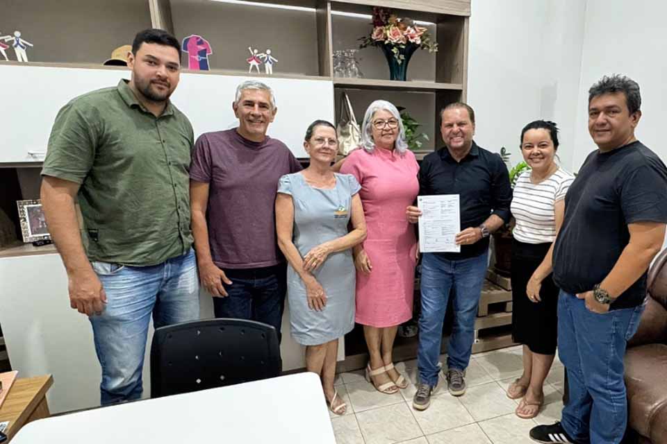 Rolim de Moura: apoio de Cirone Deiró fortalece trabalho de Associação Mulheres de Lenço