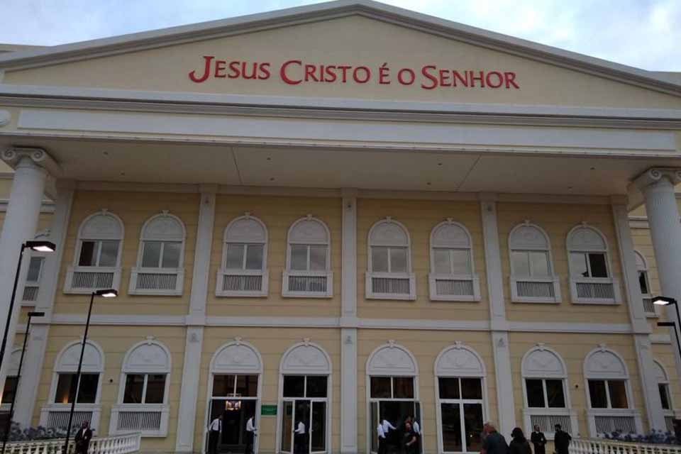 Igreja Universal sinaliza romper com Bolsonaro por causa de crise em Angola