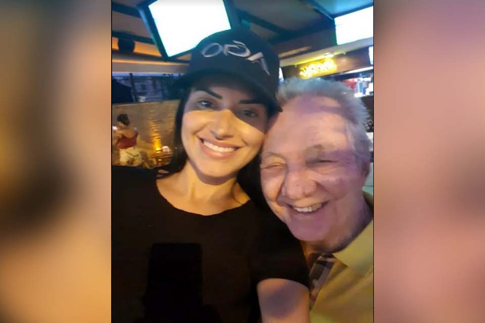 Musa da Imperatriz desabafa que família do marido, de 84 anos, não a deixa mais ter contato com o empresário