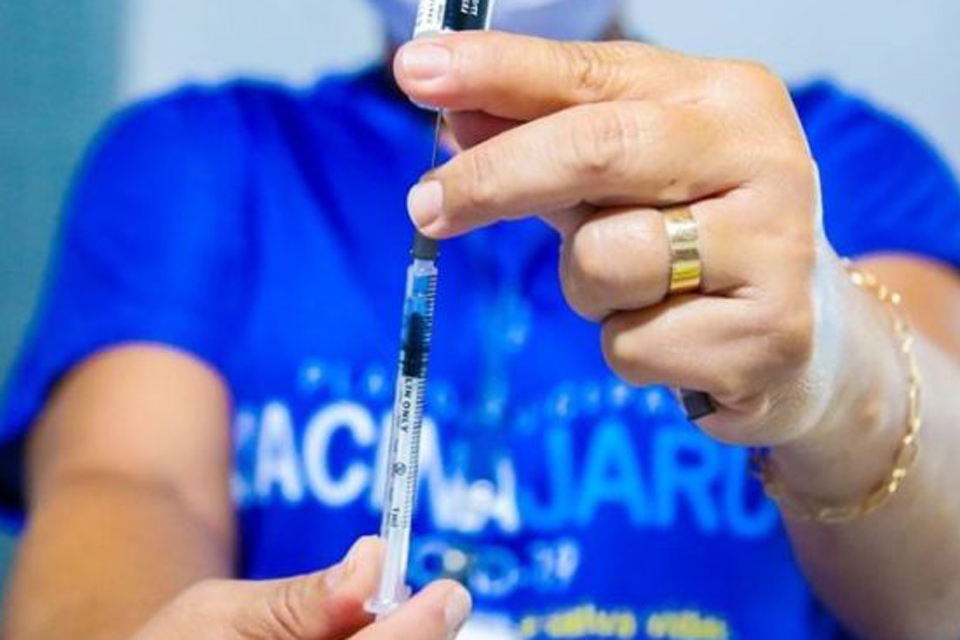 Município inicia imunização de crianças maiores de 6 meses com comorbidades contra a Covid-19 