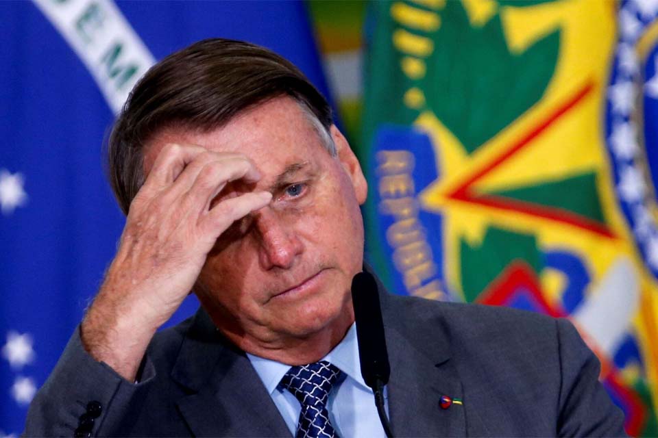 Governo derruba 1º sigilo e vai analisar visitas que Bolsonaro recebeu