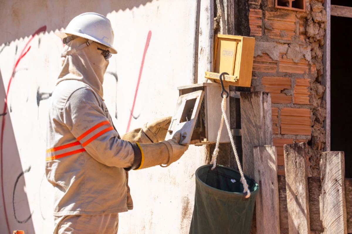 Alerta: religar energia por conta própria aumenta risco de acidentes e pode ser fatal