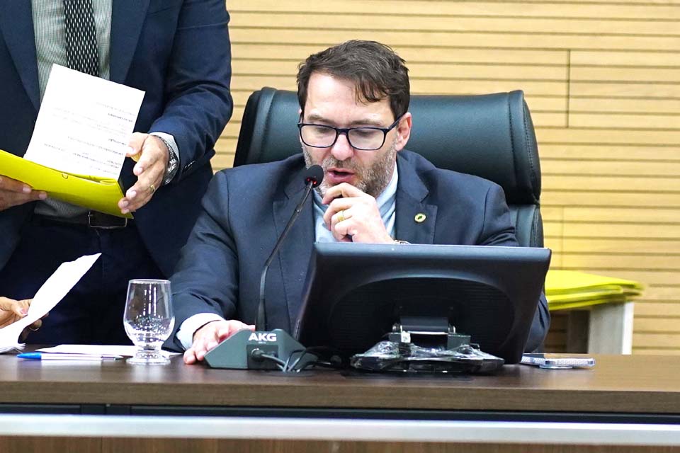 Deputado Alex Redano solicita recuperação urgente da RO-420 entre Buritis e Nova Mamoré