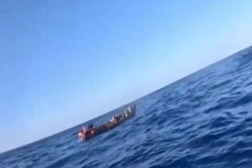 Naufrágio próximo à costa da Itália mata mais de 40 imigrantes