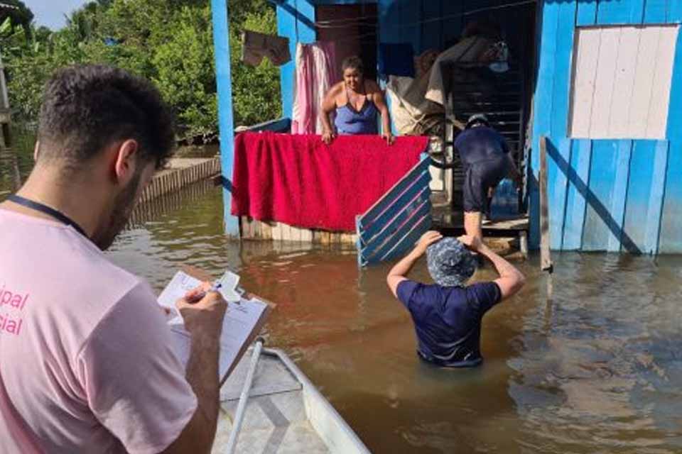 Famílias afetadas pela cheia do rio Machado recebem auxílio da Seas