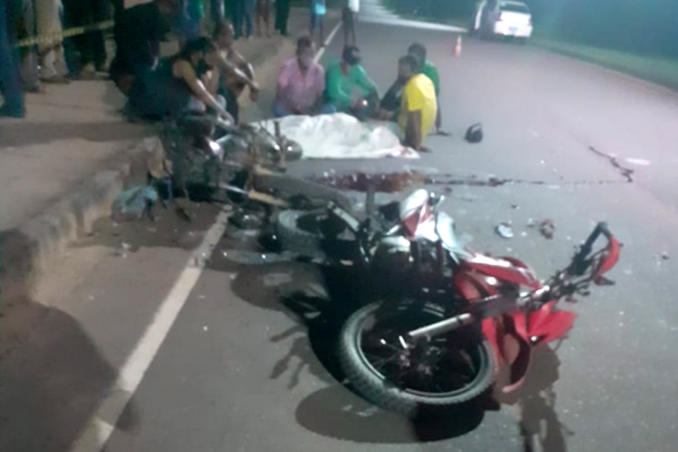 Colisão entre motocicletas deixa um morto e outro gravemente ferido
