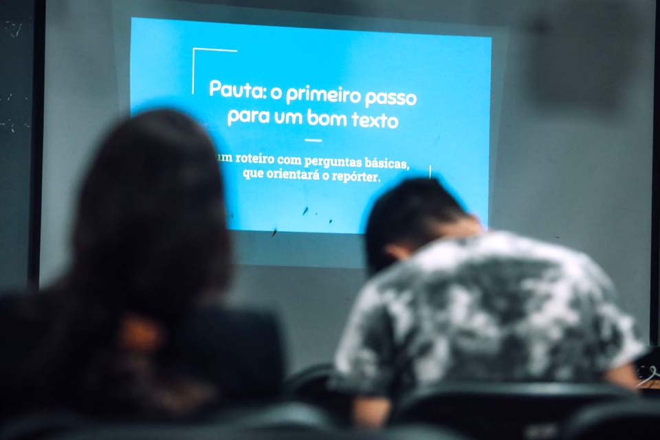 Cursos profissionalizantes são ofertados na Praça CEU