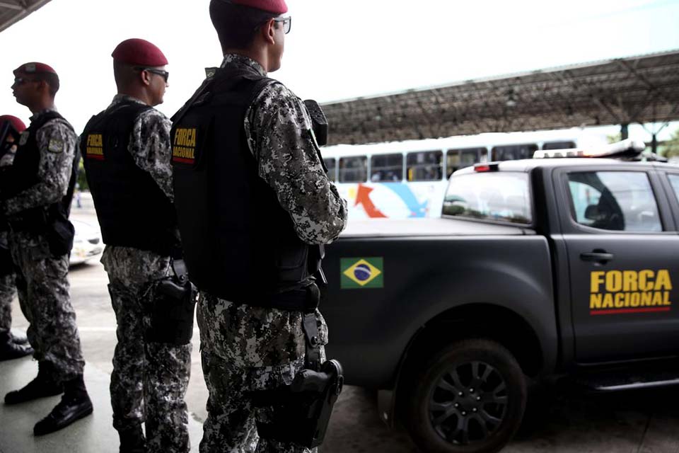 Bolsonaro ainda não decidiu se prorroga GLO no Ceará