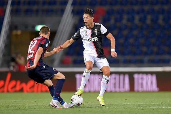 VÍDEO - Cristiano Ronaldo e Dybala marcam e Juventus bate o Bologna pelo Italiano