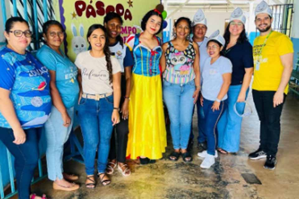 Projeto Viva Saúde trata da importância da vacinação com crianças da Escola Municipal Jesus Pérez em Guajará-Mirim