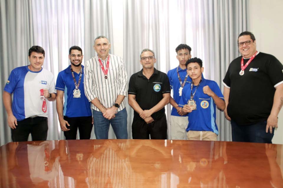 Atletas de Pimenta Bueno conquistam medalhas em torneio com apoio da Prefeitura