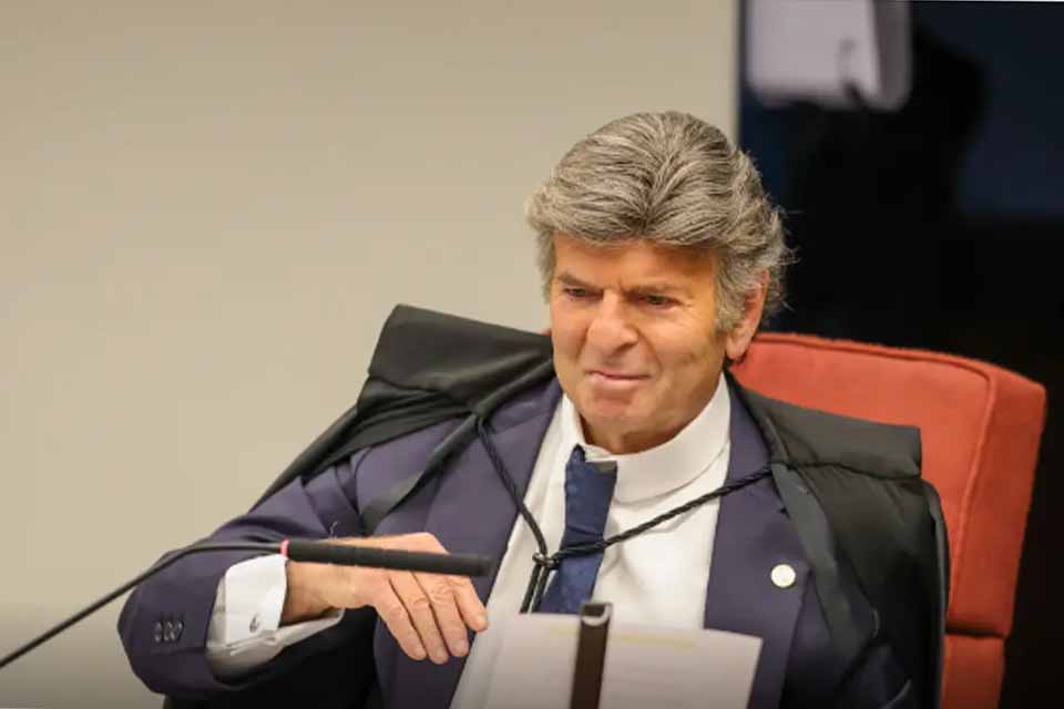 Fux cita incompetência do STF para julgar ação contra Bolsonaro