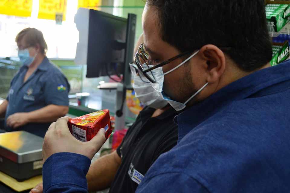 Ipem fiscaliza postos de combustíveis e artigos alimentícios em Rondônia