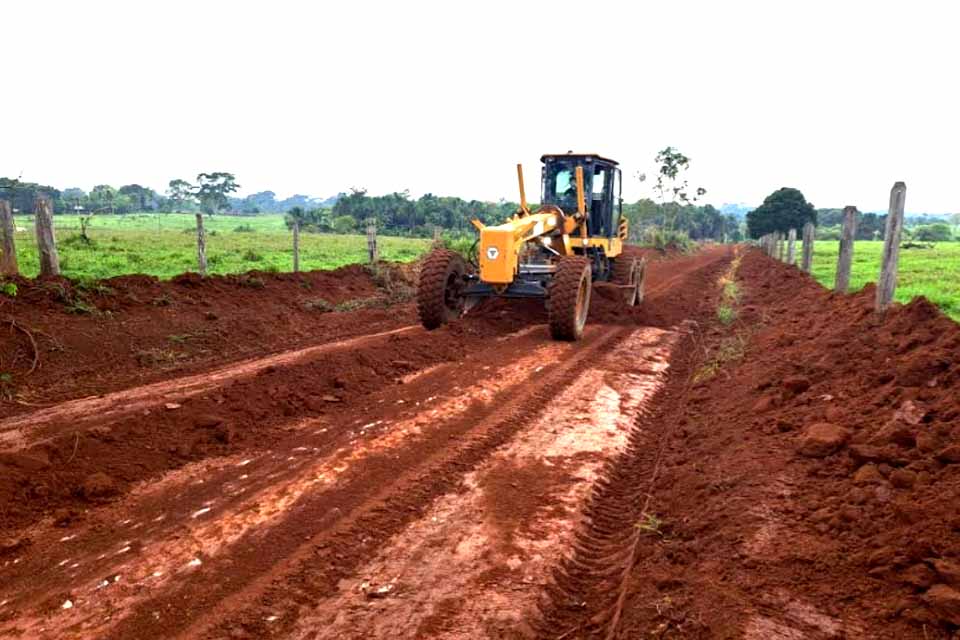 Prefeito Affonso reforça compromisso com estradas rurais em boas condições o ano todo