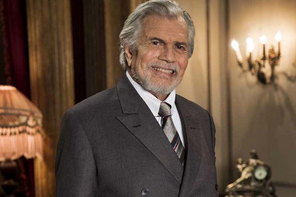 Aos 84 anos, Tarcísio Meira revela última peça no teatro