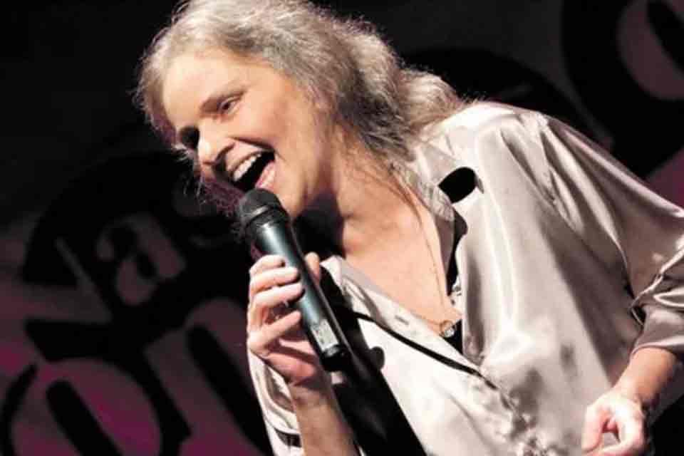 Angela Ro Ro revela suspeita de câncer e pede ajuda: “Sem perspectiva de alta ou cura”