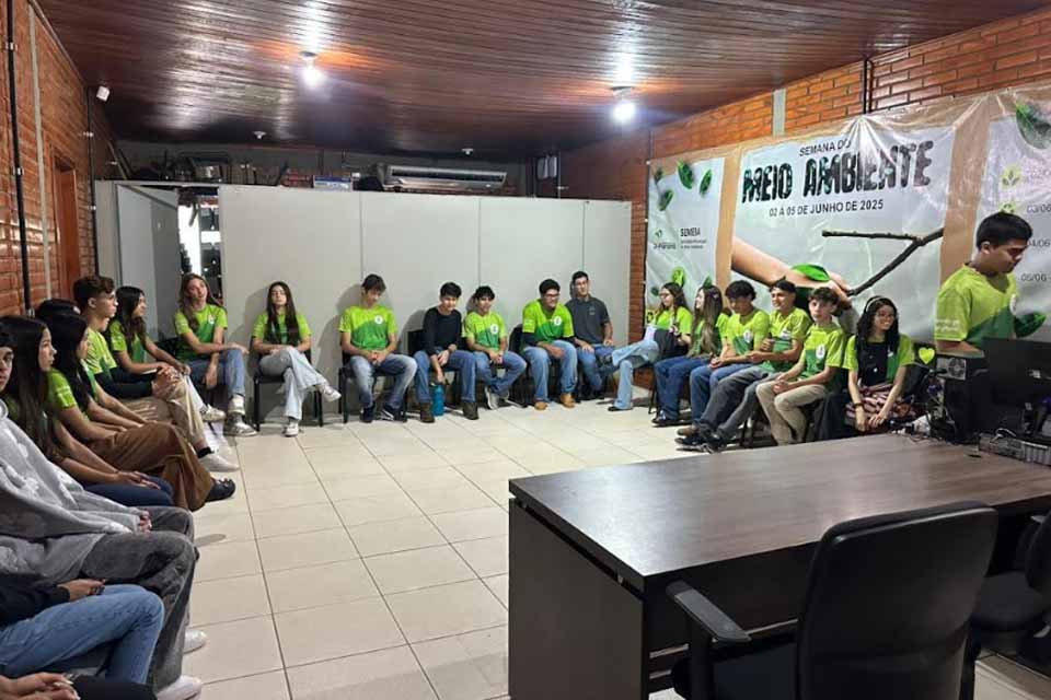 Semeia recebe alunos do curso Técnico em Florestas do IFRO