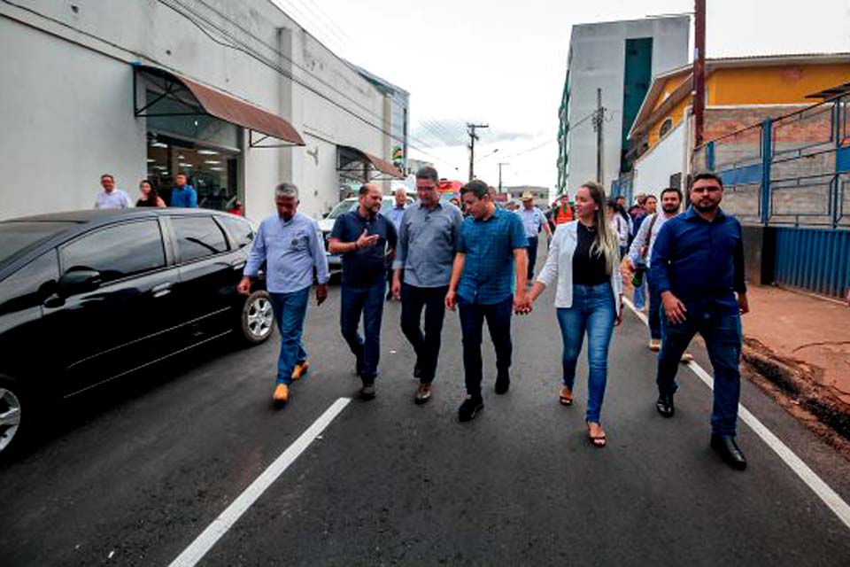 Obras do “Tchau Poeira” na Capital do Café são acompanhadas pelo governador Marcos Rocha