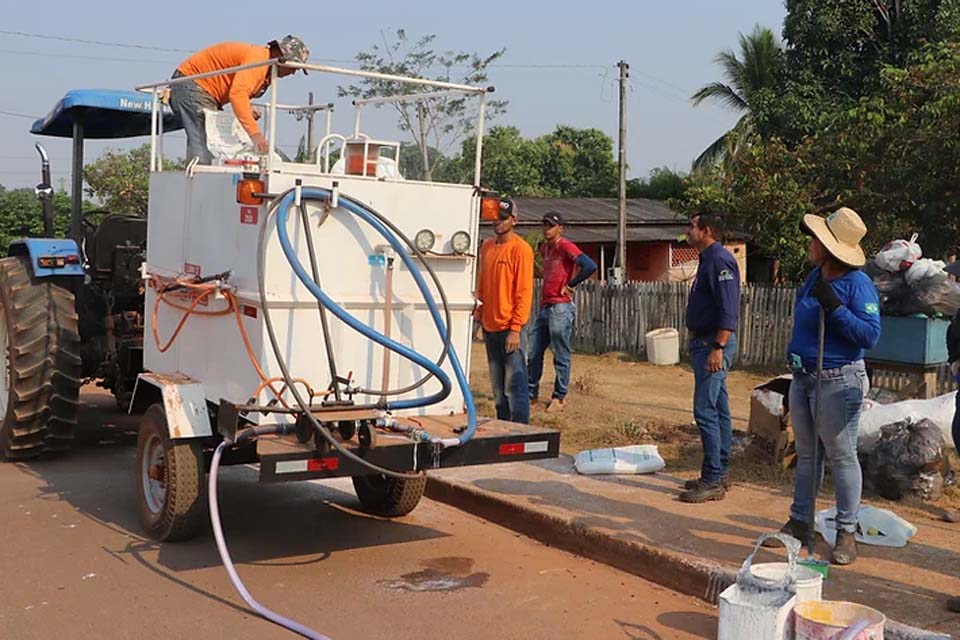 Prefeitura realiza serviço de limpeza no Distrito Nuar Nova Esperança