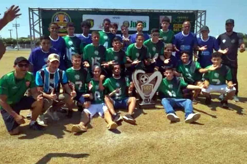Escolinha de Futebol Cerejeiras é campeã em torneio Sub 20 em Mato Grosso